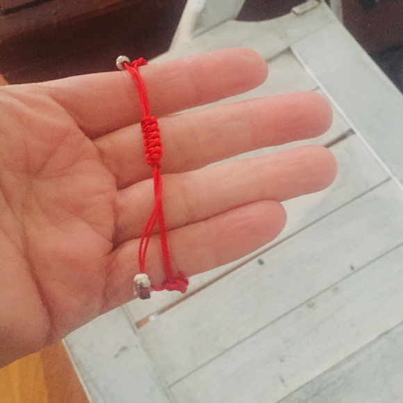 Elephant adjustable red bracelet - Picture 4 of 7